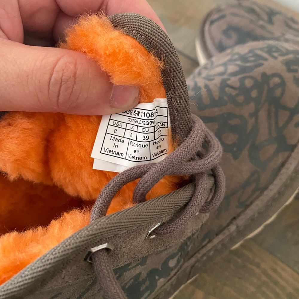 🔥🔥🔥 Ugg Australia Graffiti Sneaker Booties !!! - Picture 4 of 4